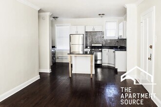 Building Photo - 3841 N Greenview Ave