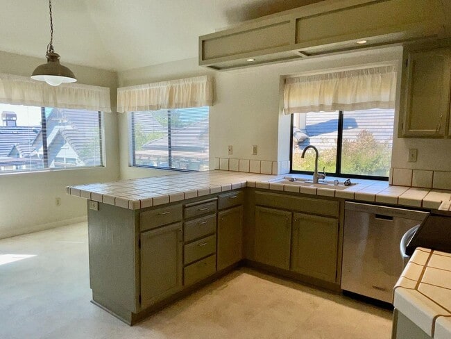 Building Photo - 7711 Galloway Dr