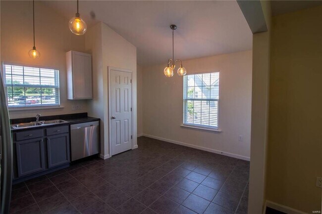 Building Photo - 1832 Piedmont Cir