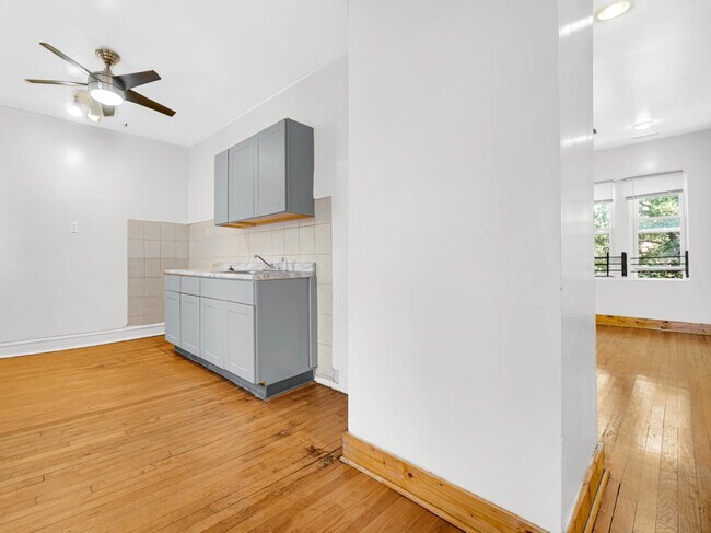Building Photo - 7757 S Throop St