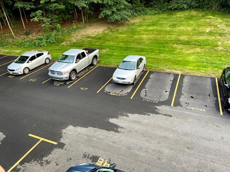 Building Photo - 180 Tyngsboro Rd