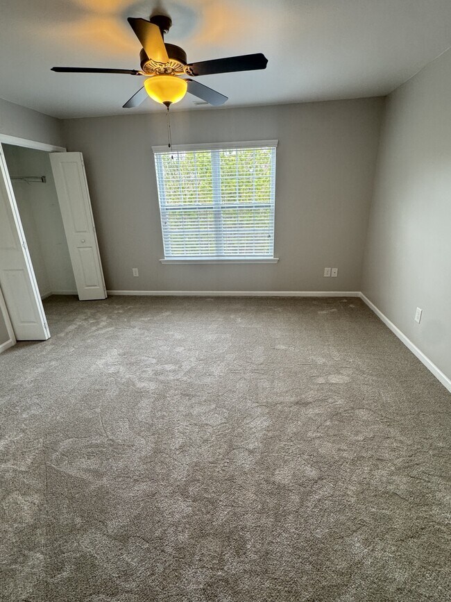 Building Photo - 617 Rockland Dr