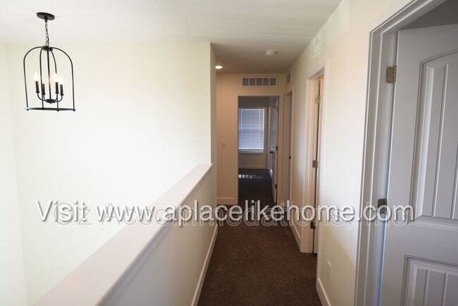 Building Photo - 4008 NW 95th Terrace