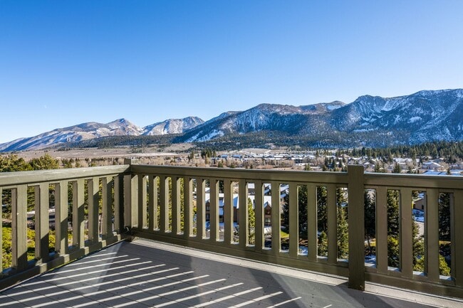 Building Photo - Mountain View Haven