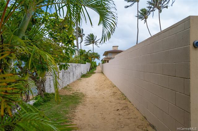 Building Photo - 86 S Kalaheo Ave