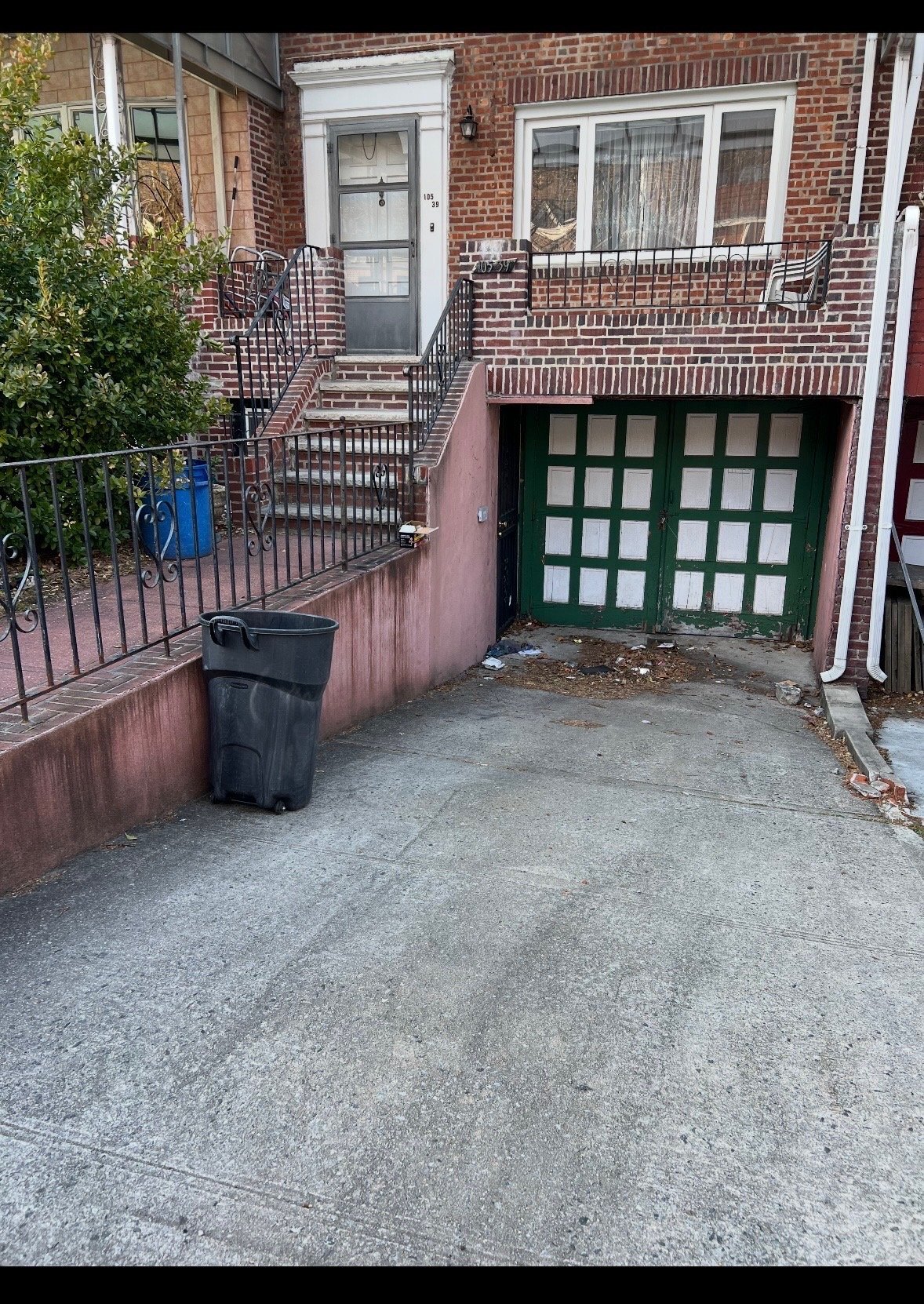 Building Photo - 105-37 65th Rd