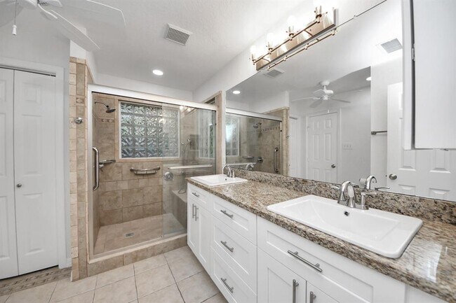 Building Photo - 14623 Cypress Cottage Ct