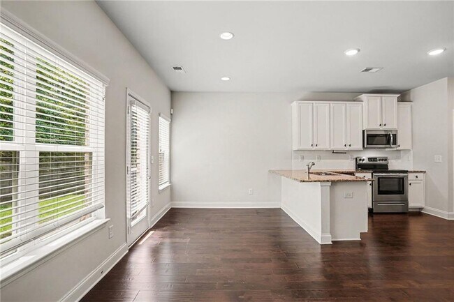 Building Photo - 10139 Benton Woods Dr