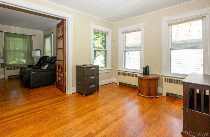 Building Photo - 621 William St