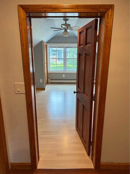 Building Photo - 18 Park Ave