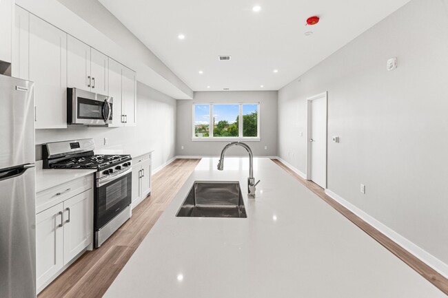 Building Photo - 475 Communipaw Ave