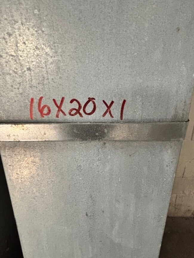 Building Photo - 925 Stanley Ave