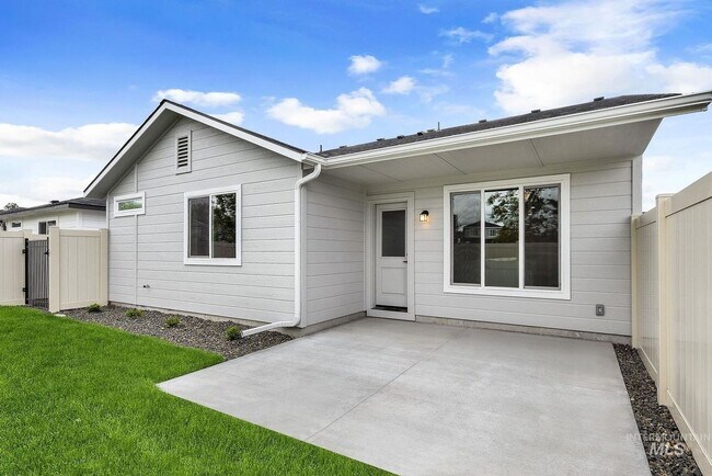 Building Photo - 1482 W Woodpine St