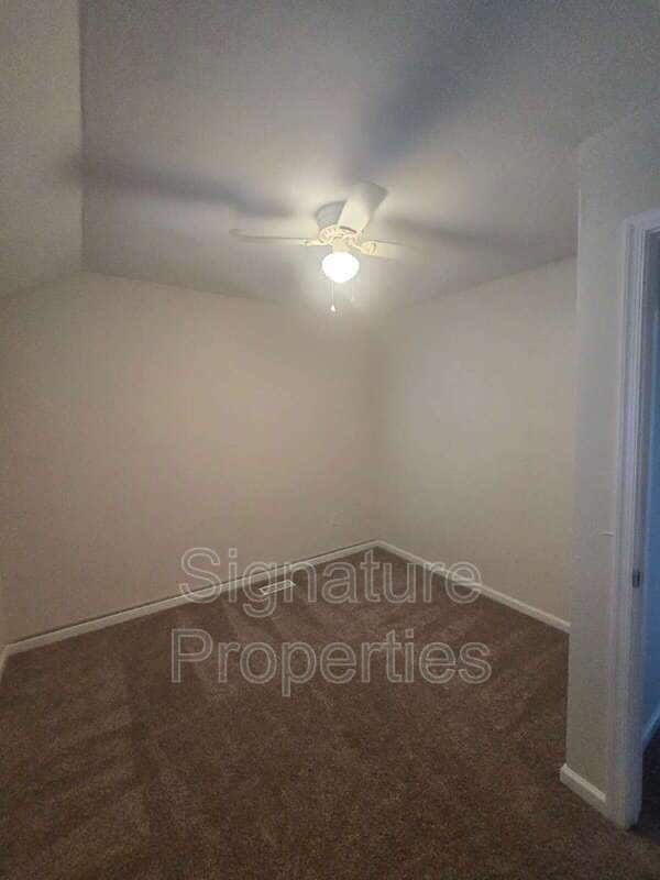 Building Photo - 3831 Buchanan Dr