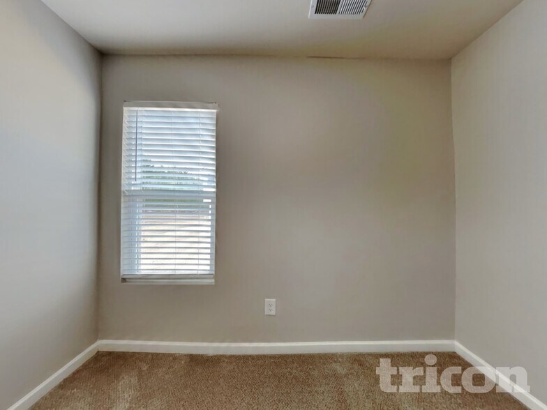 Building Photo - 129 Ridgemoore Ct