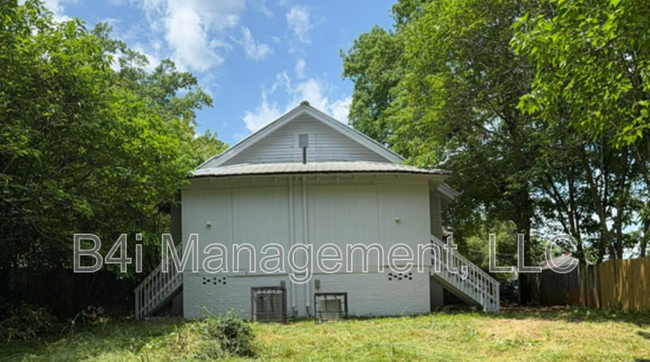 Building Photo - 422 Lakeview St