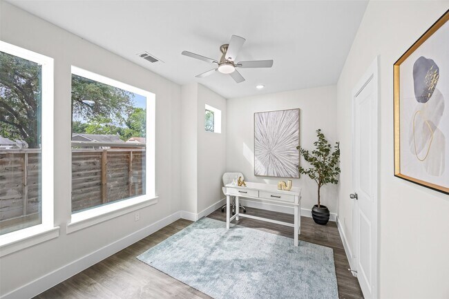 Building Photo - 4011 Ward St