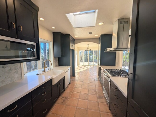 Building Photo - Private 2 Bedroom Plus Home in Vista!