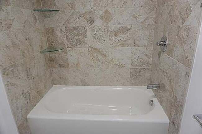 Building Photo - Beautifully Remodel Top-Level Condo!