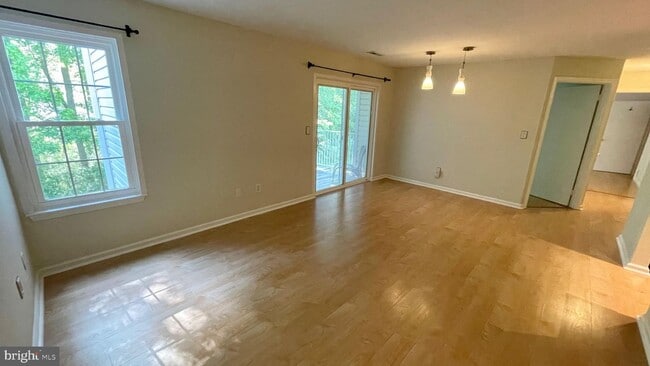 Building Photo - 124 Walden Cir