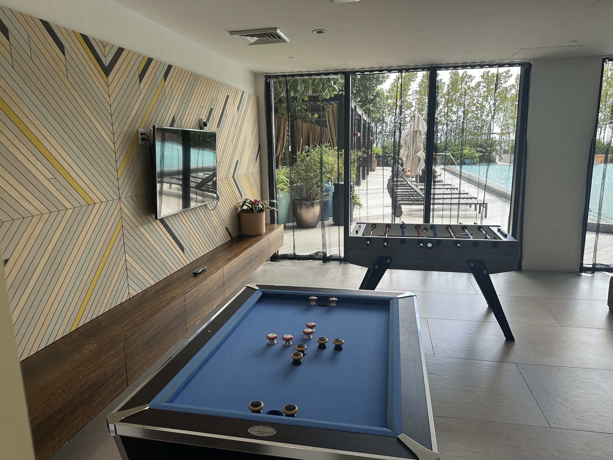 Building Photo - 121 NE 34th St