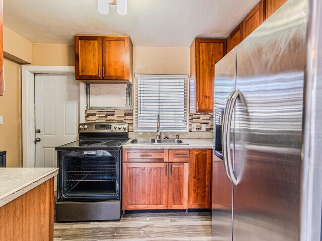 Building Photo - 112 W 34th St