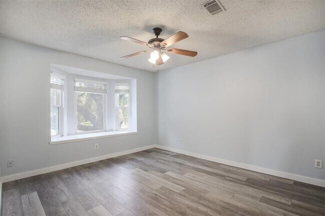 Building Photo - 6400 Avery Island Ave