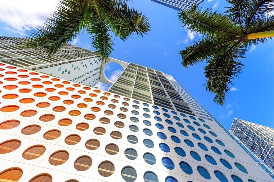 Building Photo - 500 Brickell Ave
