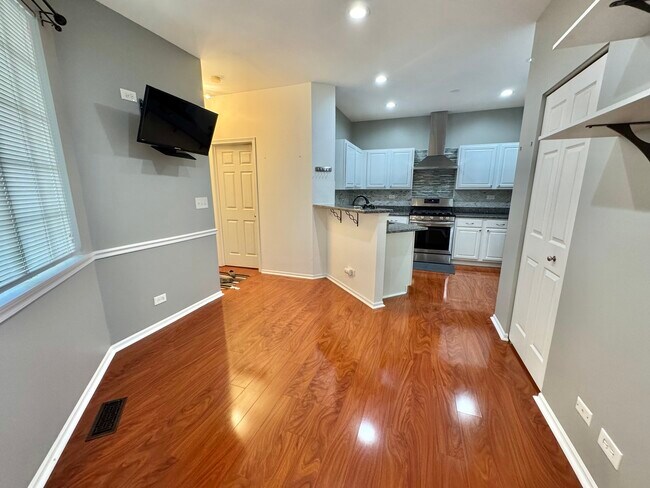 Building Photo - 58 W Briarwood Dr