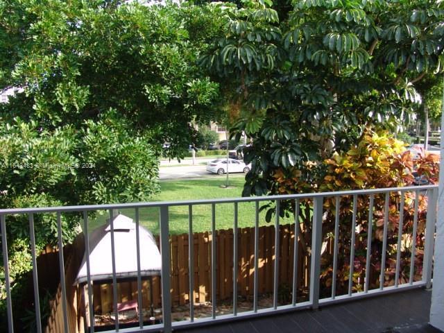 Building Photo - 802 NE 27th Ave