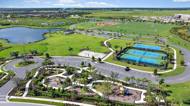 Building Photo - 8744 Daybreak St