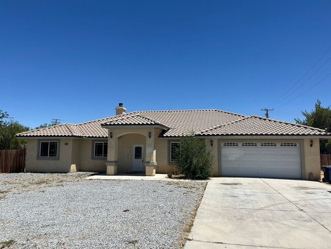 Primary Photo - COMING SOON!! 4 bedrooms 2 bathroom home i...