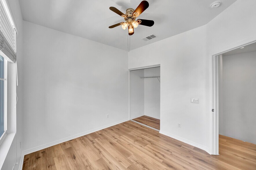 Building Photo - 23904 Calle del Sol Dr