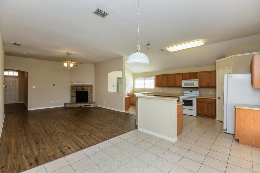 Building Photo - 3912 Big Thicket Dr