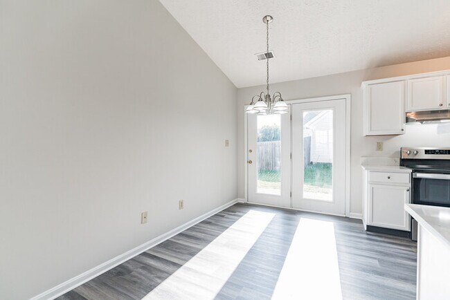Building Photo - Three bedroom rental on Woodhaven Pl
