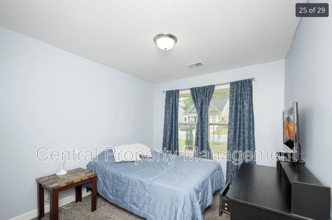 Building Photo - 487 Timberwood Dr