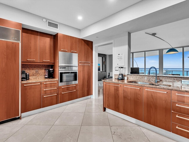 Building Photo - 1600 S Ocean Blvd