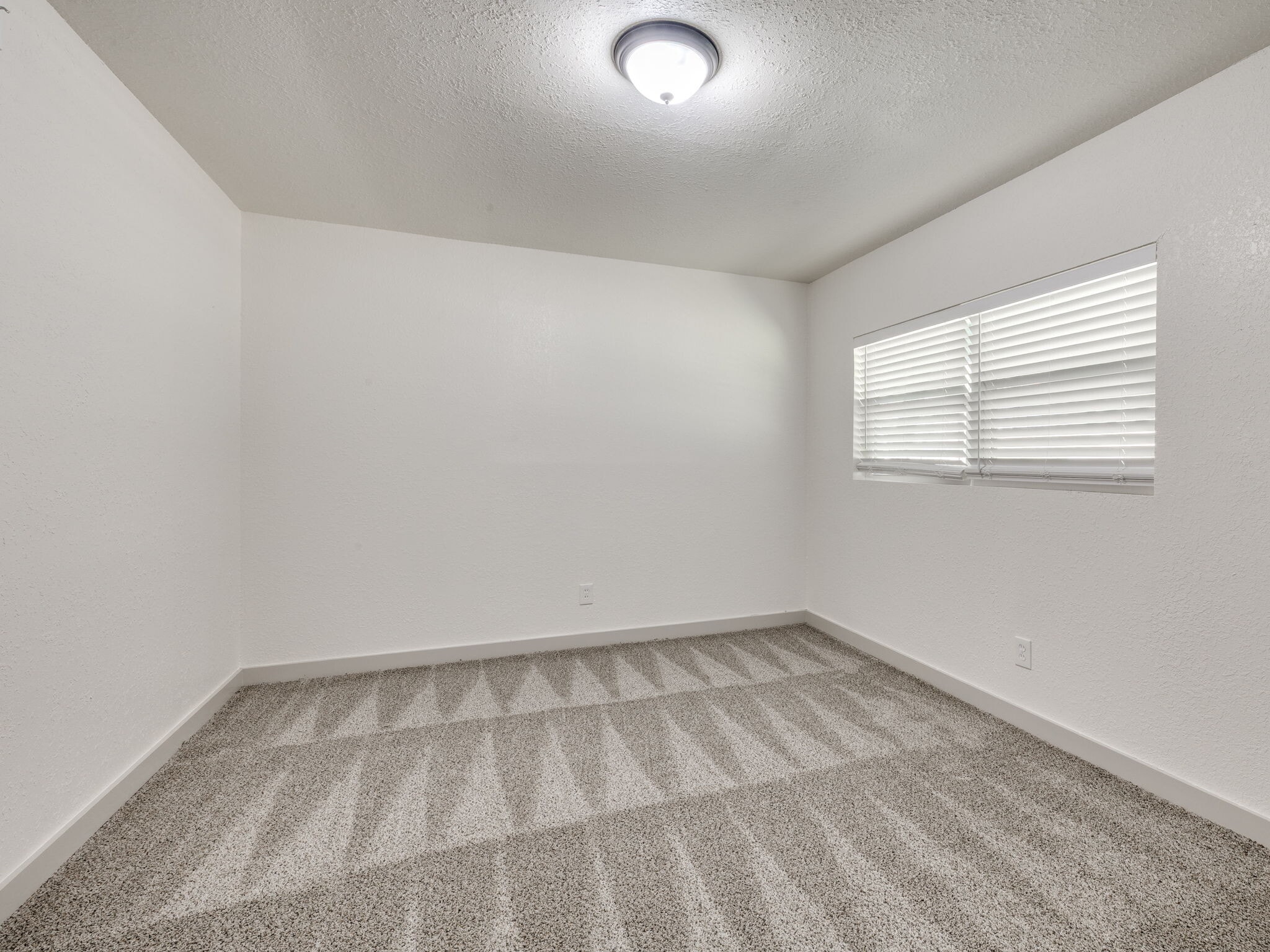 Building Photo - 1300 N McKinley Ave