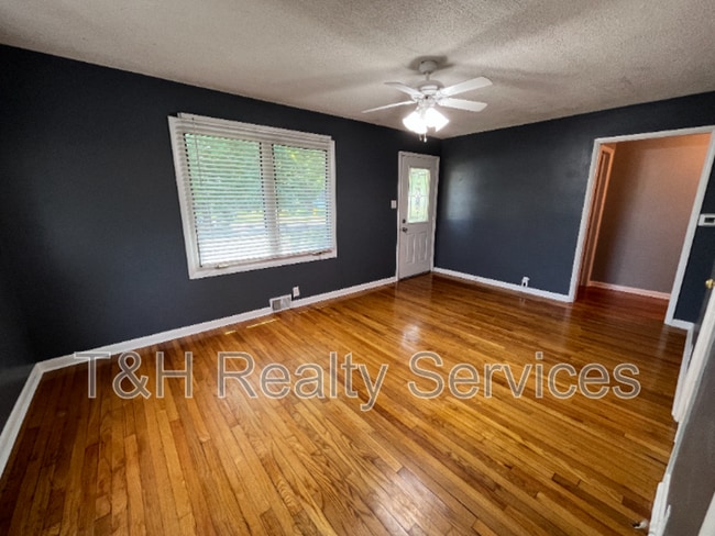 Building Photo - 8918 Birch St