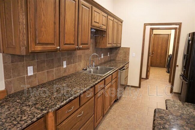 Building Photo - 9601 Crooked Creek Ln