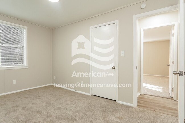 Building Photo - 529 Seminole Cir