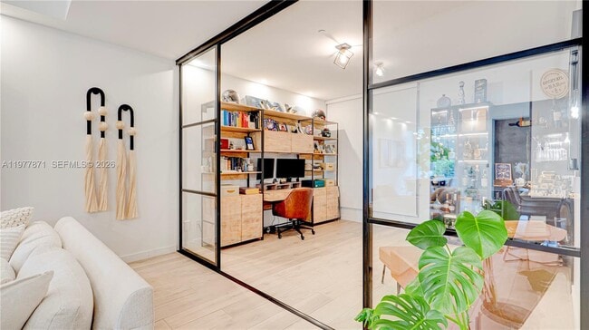 Building Photo - 545 SW 11th St