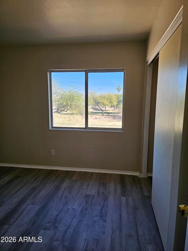 Building Photo - 11108 W Devonshire Ave