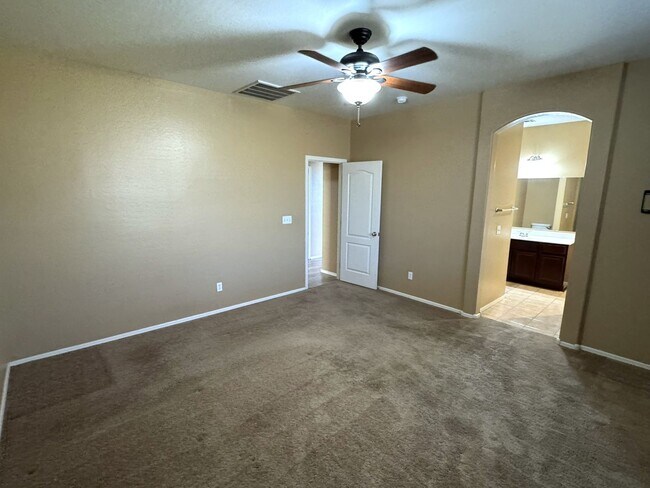 Building Photo - Beautiful 4-bedroom, 2-bath single-story home with Fully Landscaped Backyard