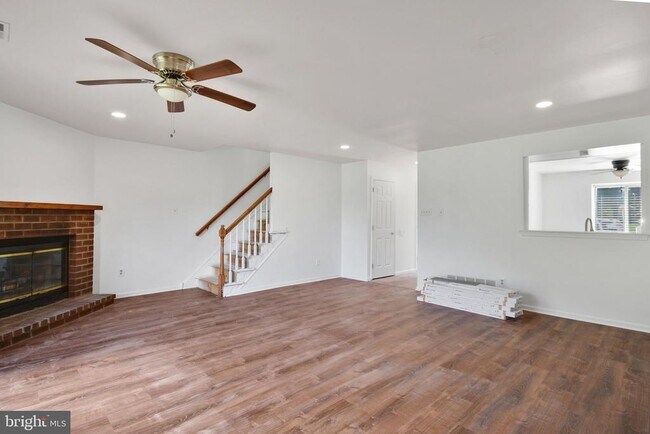 Building Photo - 107 Conway Ct