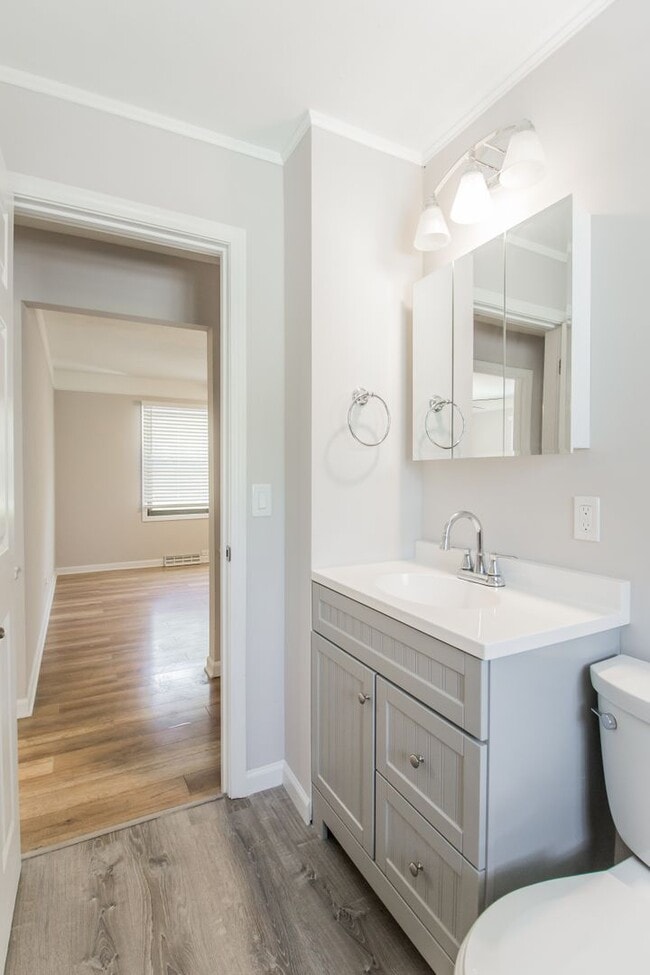 Building Photo - 2242 Zumbehl Rd