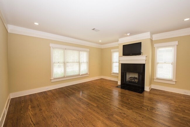 Building Photo - 987 Starr Ct