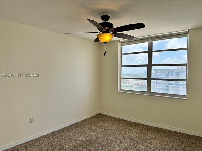 Building Photo - 2780 NE 183rd St