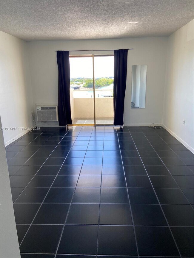 Building Photo - 7904 West Dr