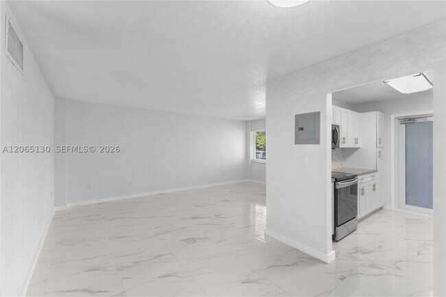 Building Photo - 1030 9th St